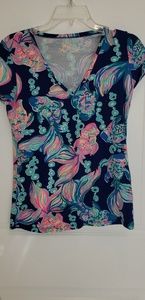 Lilly pulitzer tshirt GUC size small